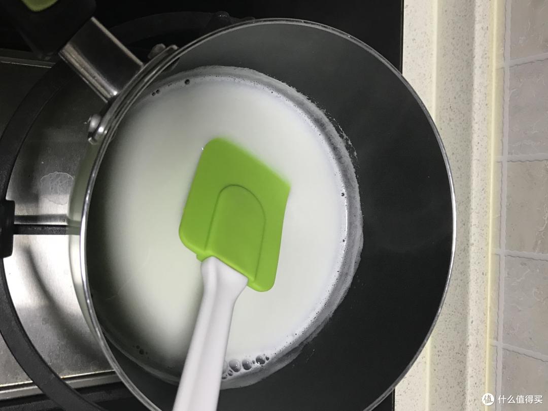 预热夏天:超简单的2款冰激凌制作(巧克力/蓝莓冰激凌)