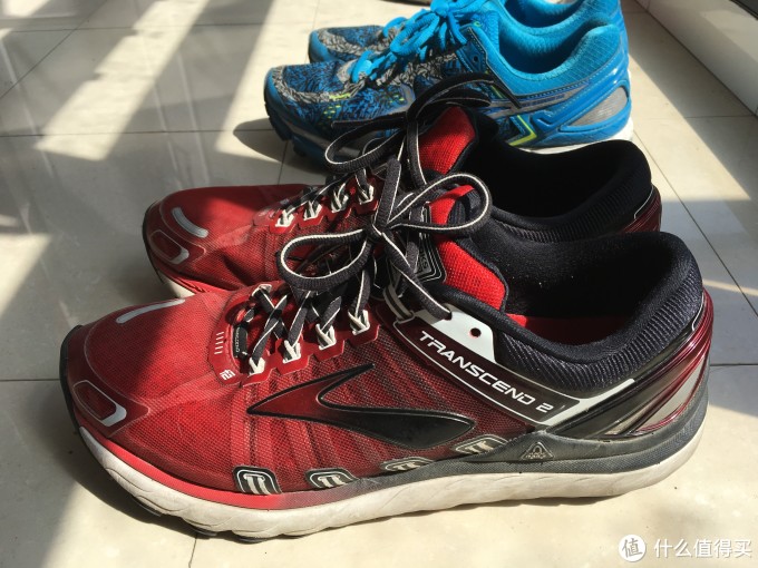 brooks transcend vs asics gel kayano 20