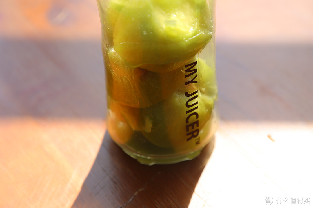 拧上盖子提着就走,还想怎么更方便——ERGO CHEF My Juicer 榨汁机使用测评