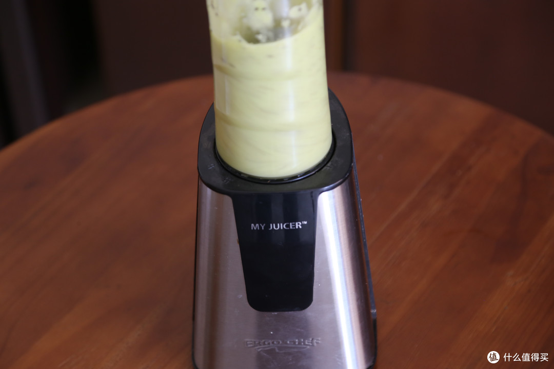 拧上盖子提着就走,还想怎么更方便——ERGO CHEF My Juicer 榨汁机使用测评
