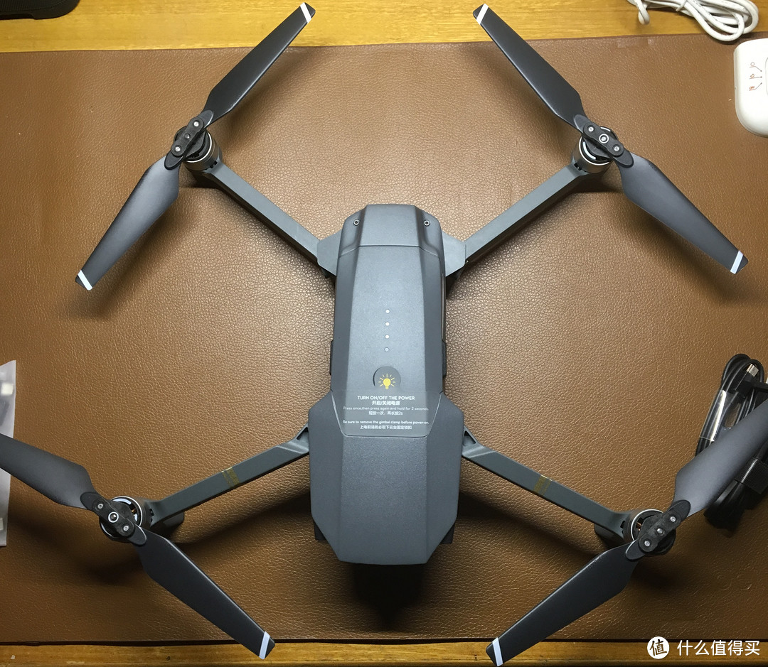 第一台无人机：DJI 大疆 御 Mavic Pro 紧凑型无人机 割草