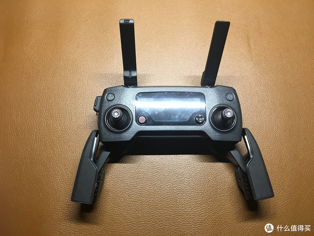 第一台无人机：DJI 大疆 御 Mavic Pro 紧凑型无人机 割草