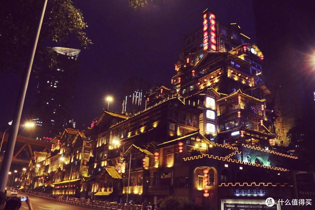 【探店】街道再变,一口软萌甜,也能让老重庆记忆重启