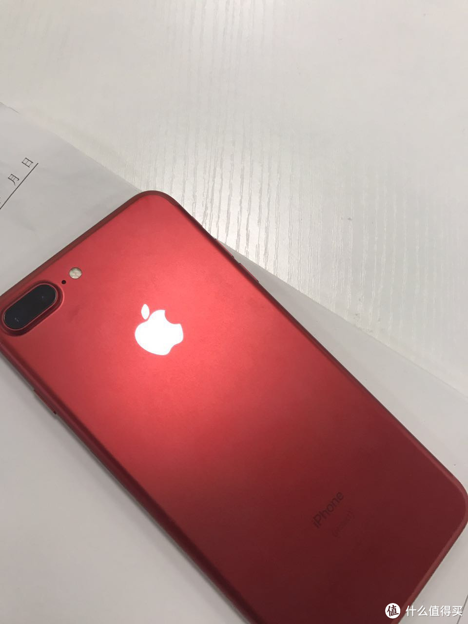 一个坦诚的姑娘 — 红色iPhone 7 Plus 实物 真的不太好看