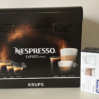 KRUPS Nespresso XN6018 咖啡机外观展示(接水盘|奶泡机|旋钮|存储盒|投放口)