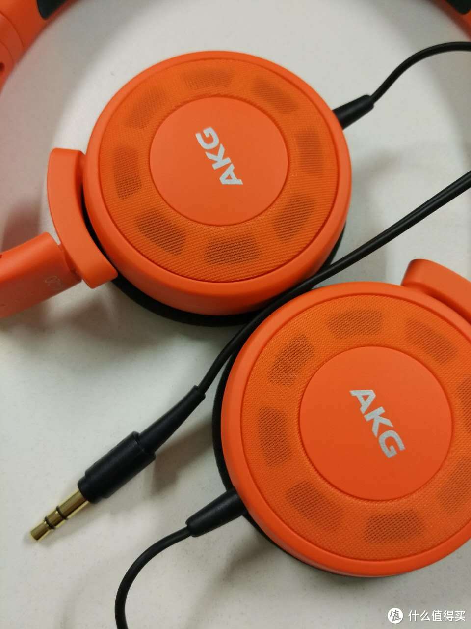 入手荷兰队球衣主题色经典款 — AKG 爱科技 K420 开放式头戴耳机 开箱