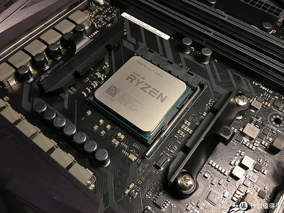 还是没忍住！ASUS 华硕 ROG CROSSHAIR VI HERO 开箱上机重建锐龙3A平台体验超频与游戏