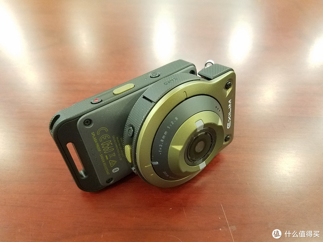 室内自拍辅助神器——CASIO 卡西欧 EX-FR10 数码相机