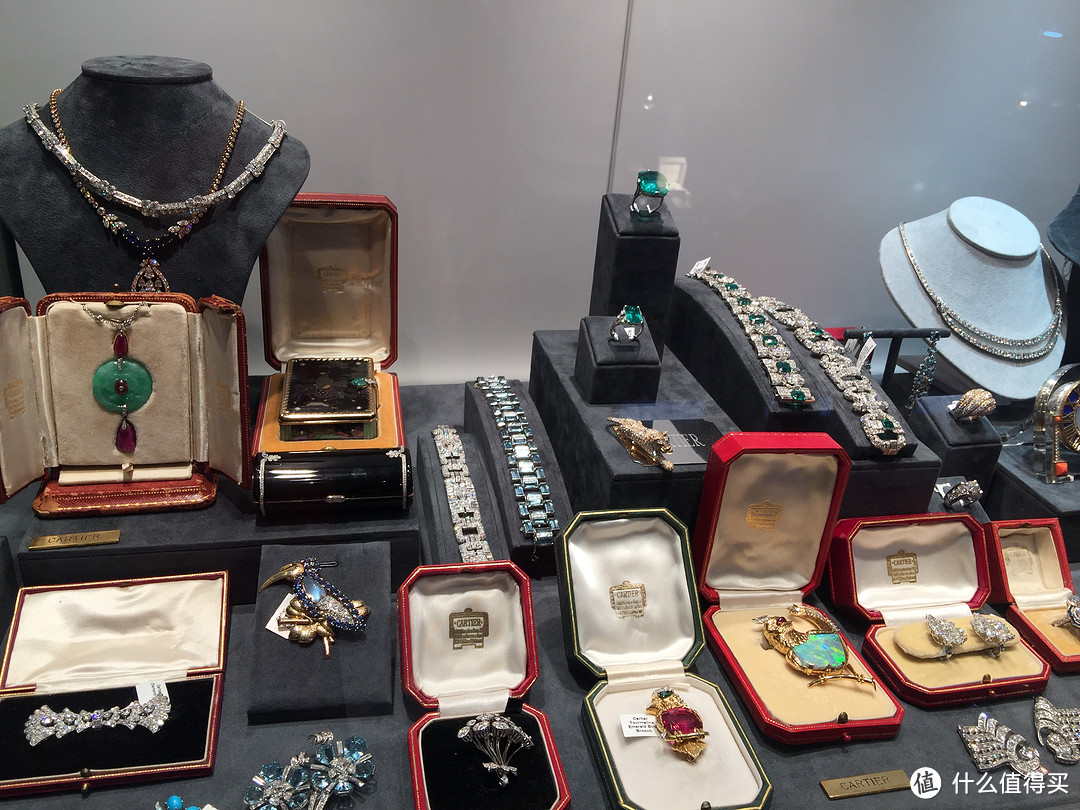 到了最喜欢的古董珠宝展区，一如既往的琳琅满目