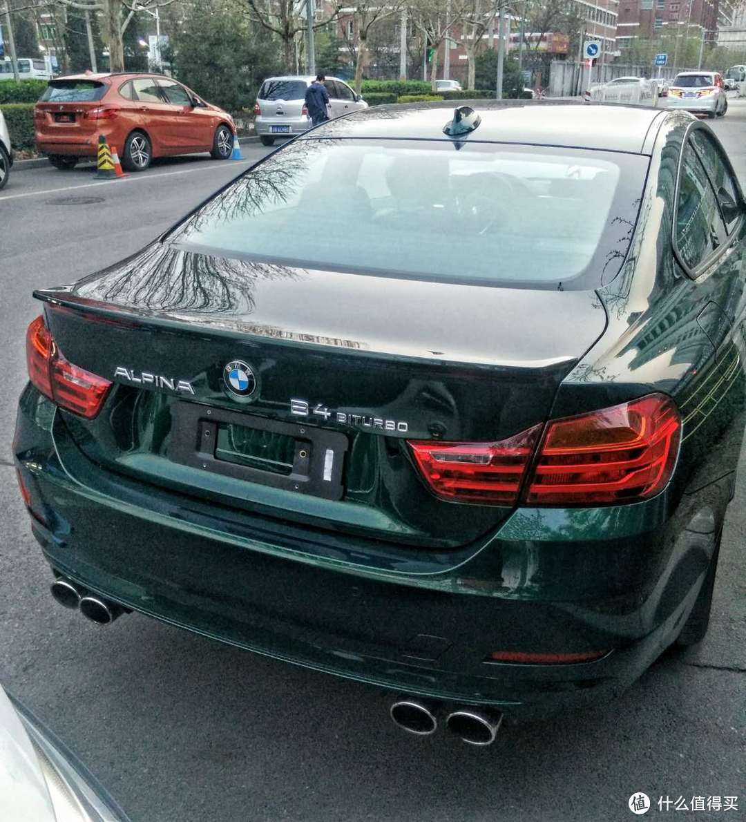 具体的型号是ALPINA B4 BITURBO 基于BMW 435i 改装