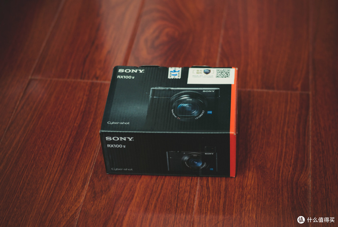 更好用的生活记录仪:SONY 索尼 DSC-RX100V 黑卡5代 数码相机