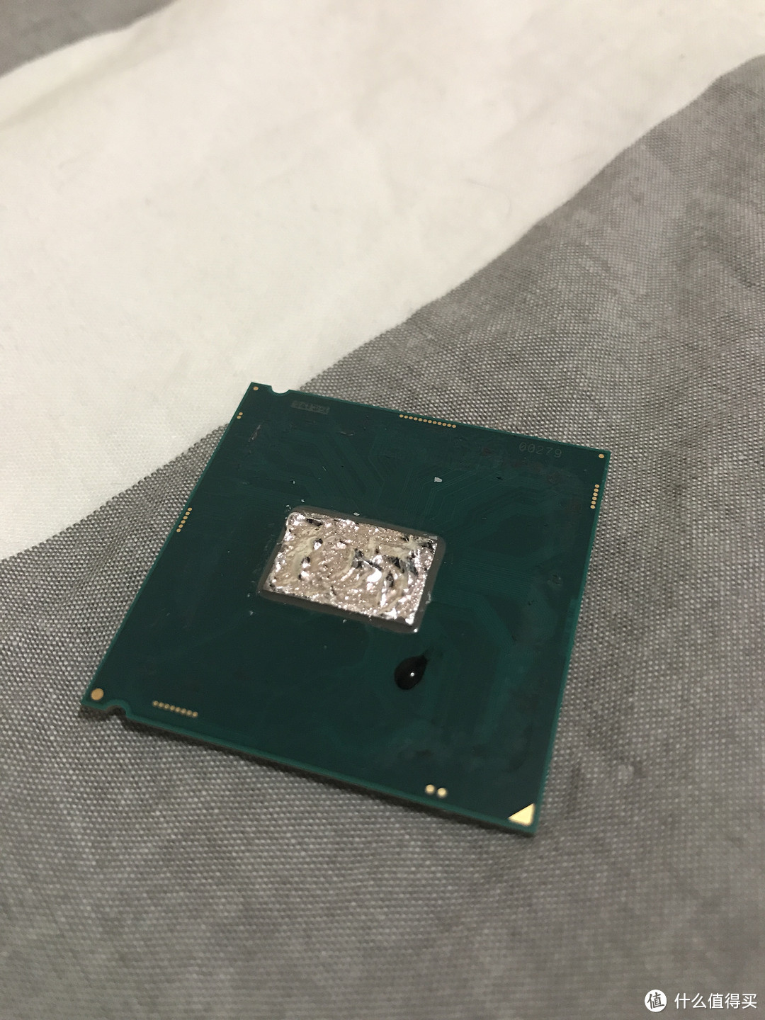 涂完液金的CPU