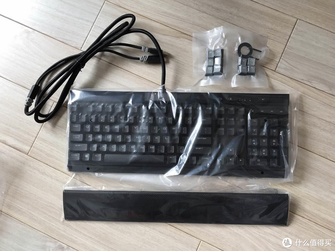 船上霓虹灯闪烁——CORSAIR 海盗船 K70 LUX RGB 红轴键盘 开箱晒物