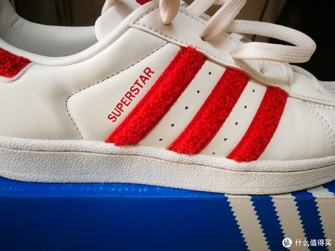 厉害了我的小白鞋  Adidas Originals 三叶草 Superstar “Tony红”