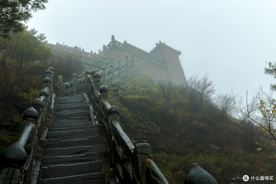 雨叩武当山:“道长,还收徒不?”