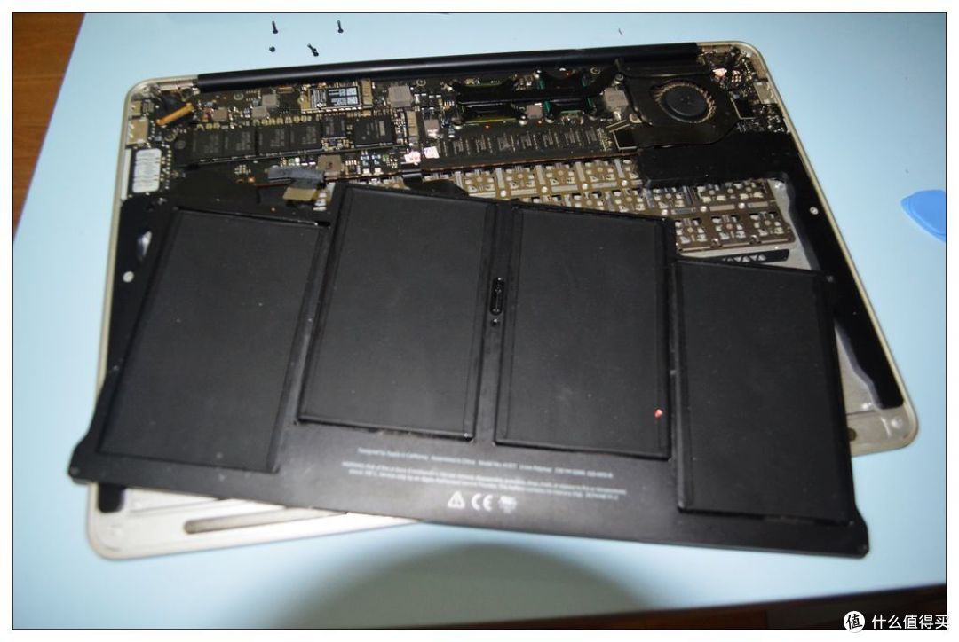 闲来无事—2010款 MACBOOK AIR 更换电池记