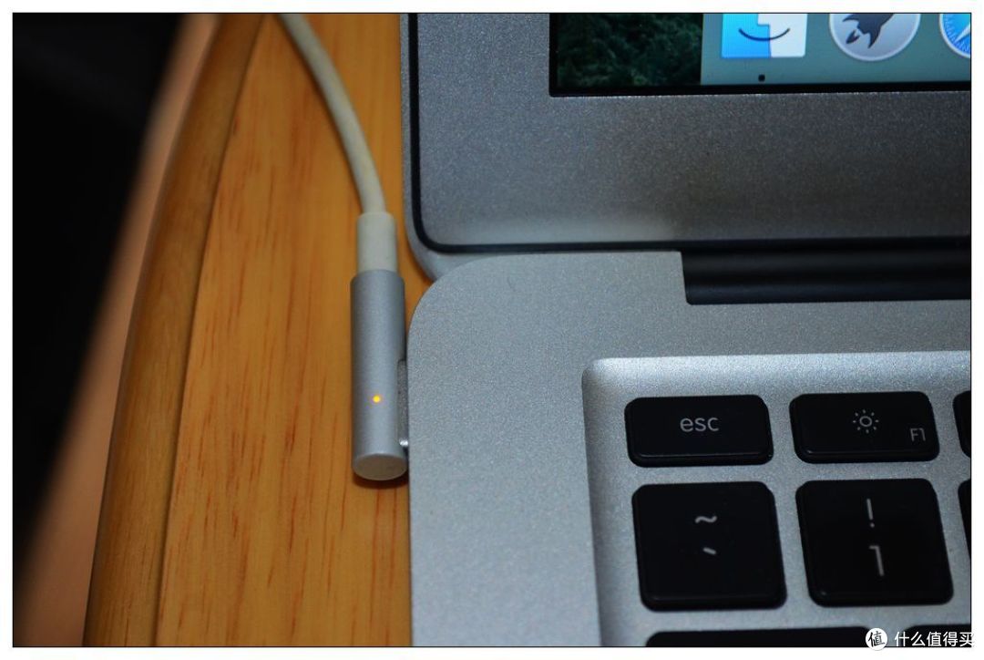 闲来无事—2010款 MACBOOK AIR 更换电池记