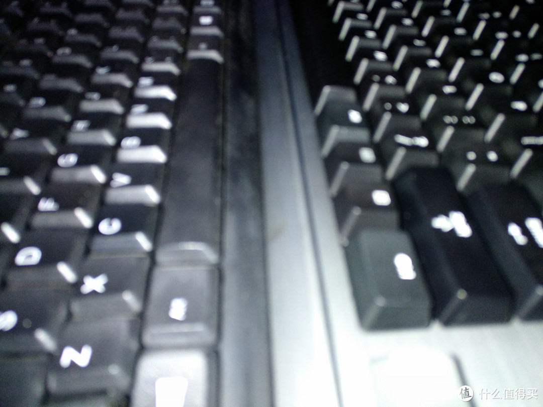 我又入了机械键盘的坑，啥时能跳出来啊：CORSAIR 美商海盗船 Vengeance K65 机械键盘 红轴