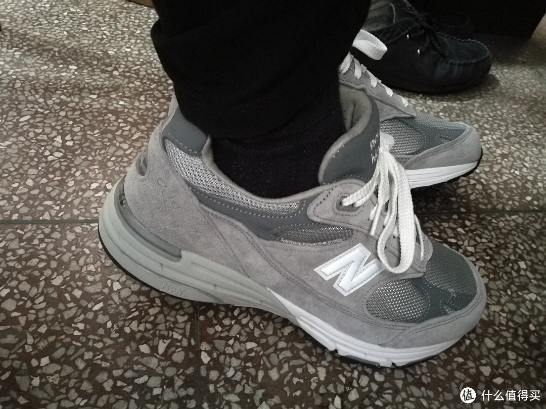 第一次海淘new balance,激动的在办公室的开箱,我的第一双nb鞋