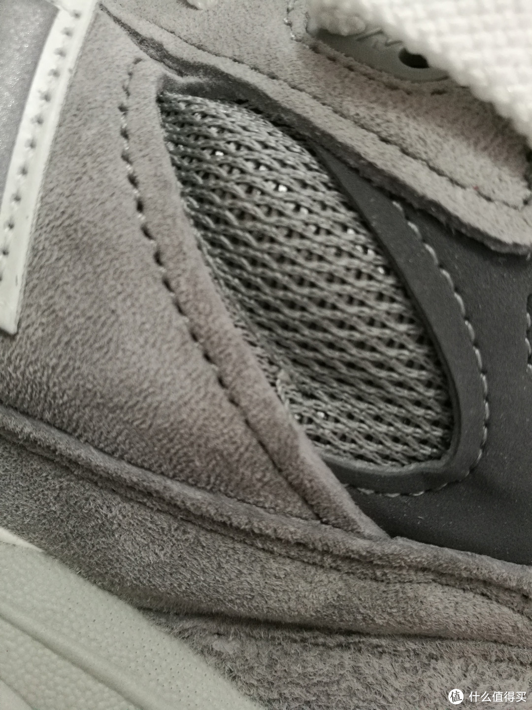 第一次海淘new balance,激动的在办公室的开箱,我的第一双nb鞋