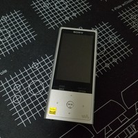 索尼 NW-ZX100 播放器外观设计(按键|插槽)