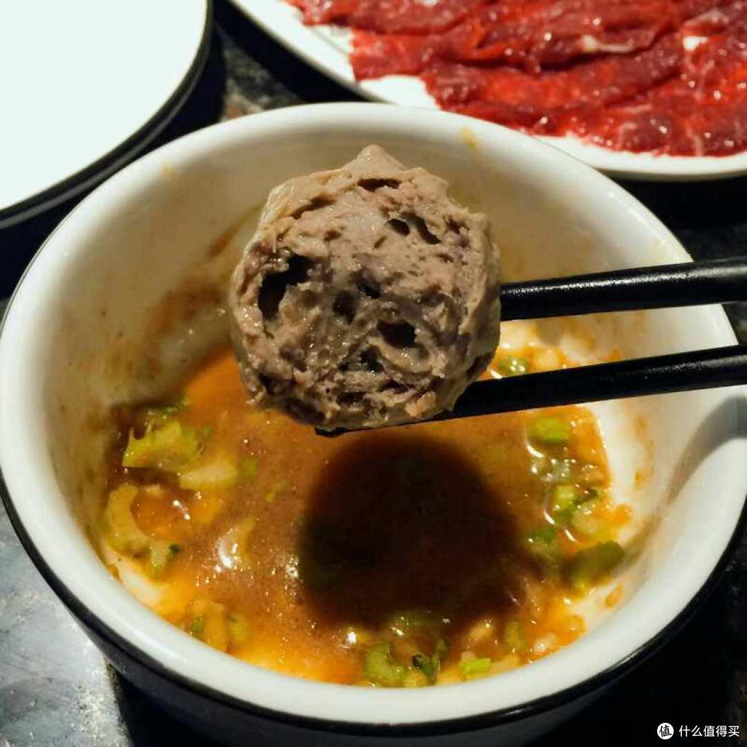 奇怪！这家只吃牛肉还一点都不辣的店，我们竟给出了高分！