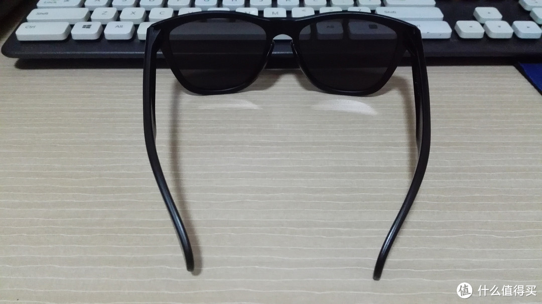 一副看脸的太阳镜 — Oakley 欧克利 Frogskins 休闲系列 OO9245 中性太阳镜