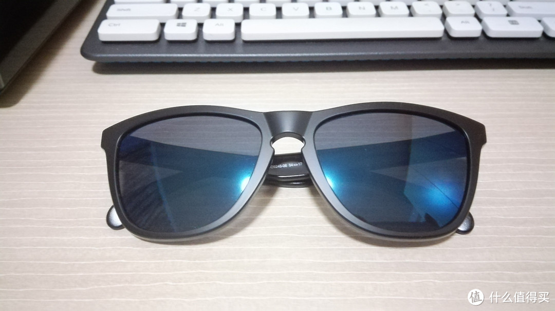 一副看脸的太阳镜 — Oakley 欧克利 Frogskins 休闲系列 OO9245 中性太阳镜