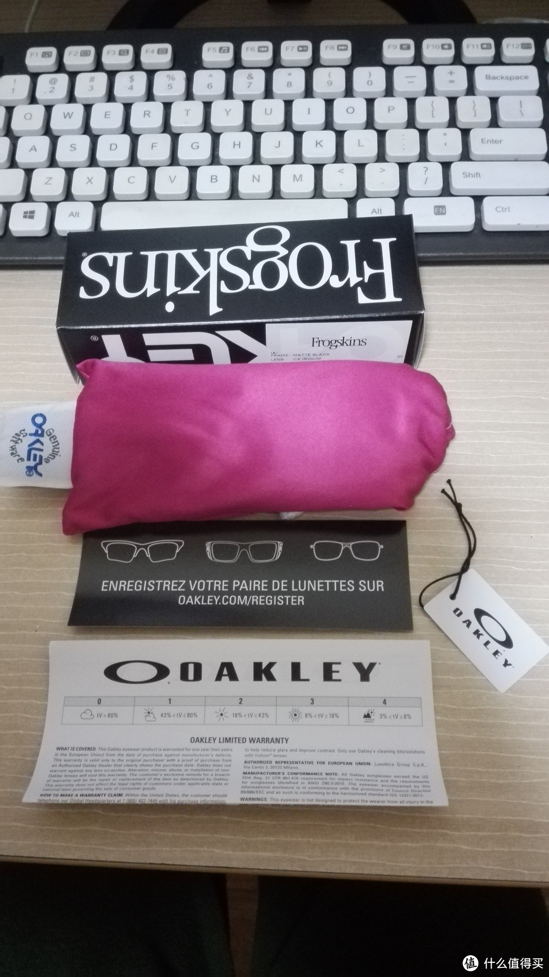 一副看脸的太阳镜 — Oakley 欧克利 Frogskins 休闲系列 OO9245 中性太阳镜