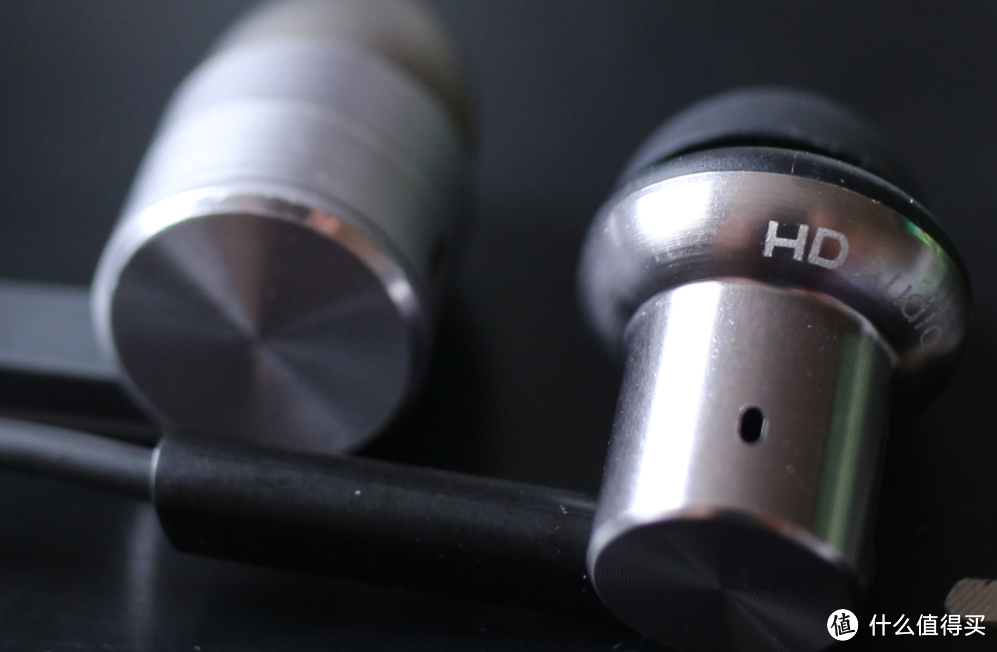 MI 小米 圈铁 入耳式耳机 与 HUAWEI 华为 引擎2代 做工与设计深度评测