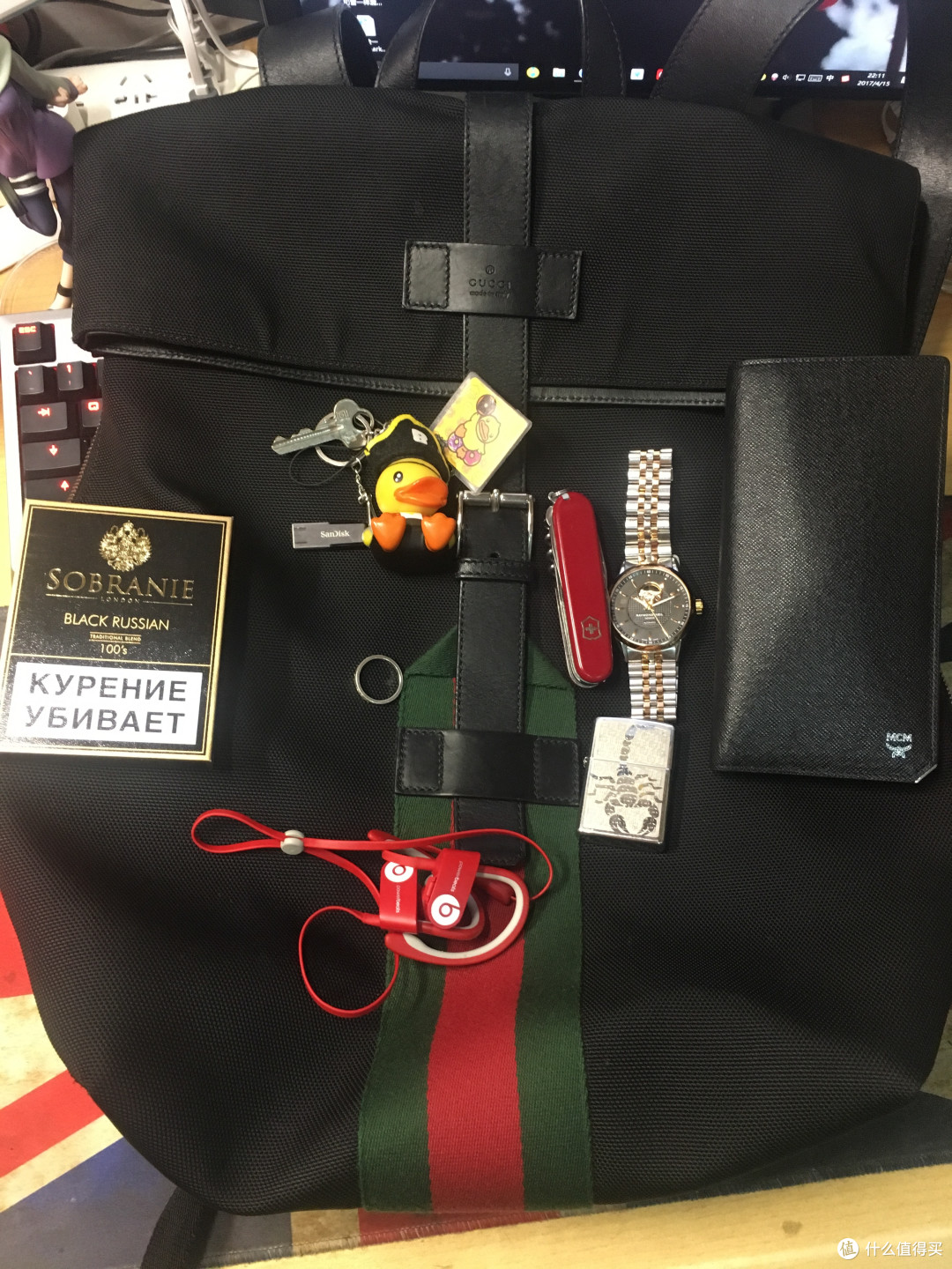 一个大二狗的轻奢宿舍桌面&EDC