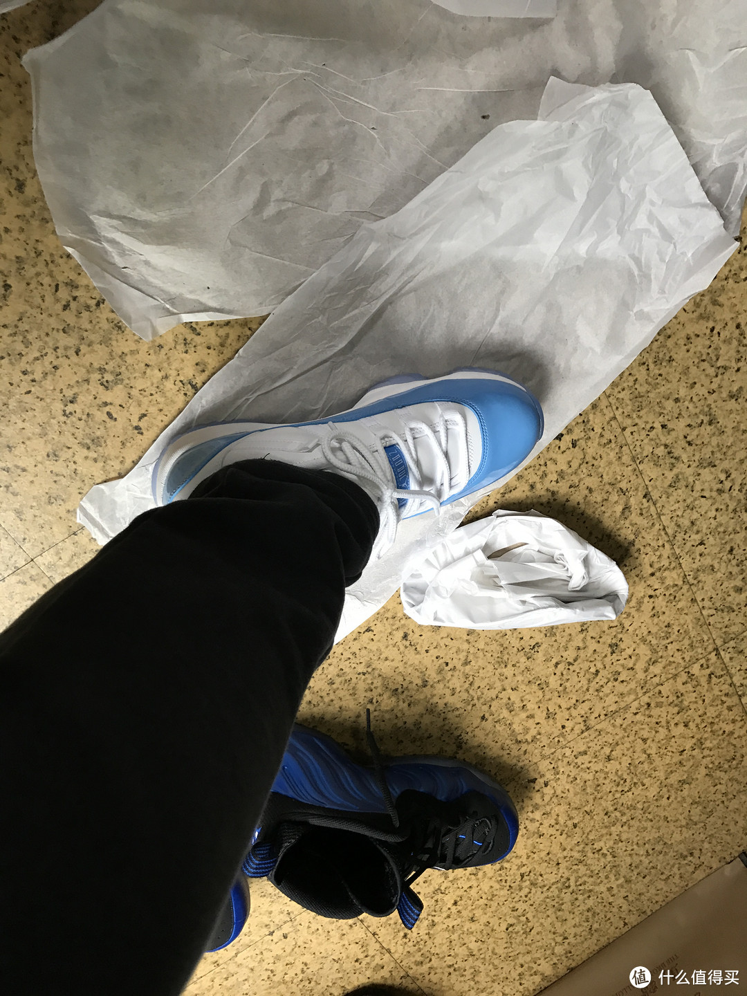 买个经典的情怀， AIR JORDAN 11 RETRO LOW 'UNIVERSITY BLUE' 晒单