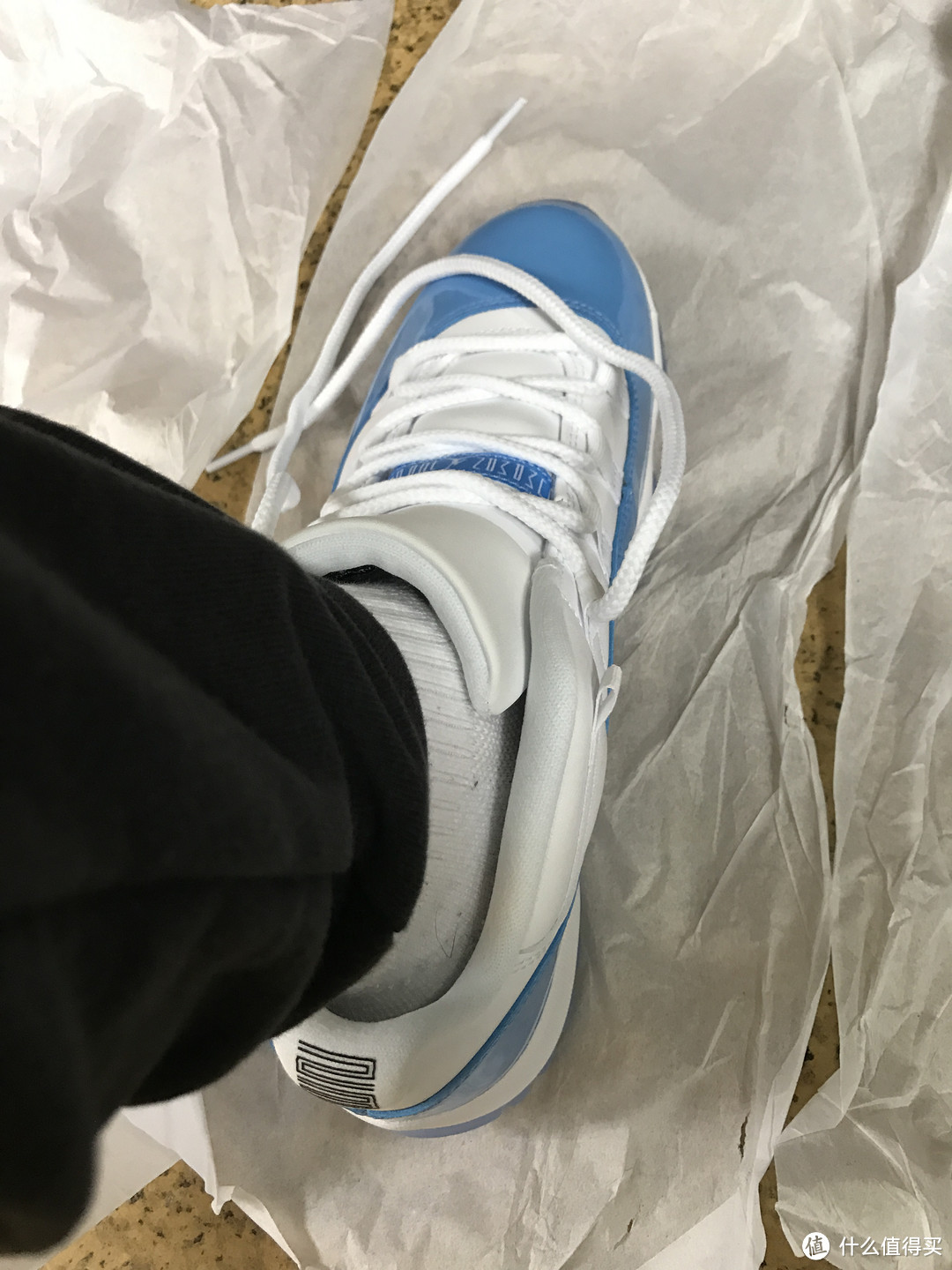 买个经典的情怀， AIR JORDAN 11 RETRO LOW 'UNIVERSITY BLUE' 晒单