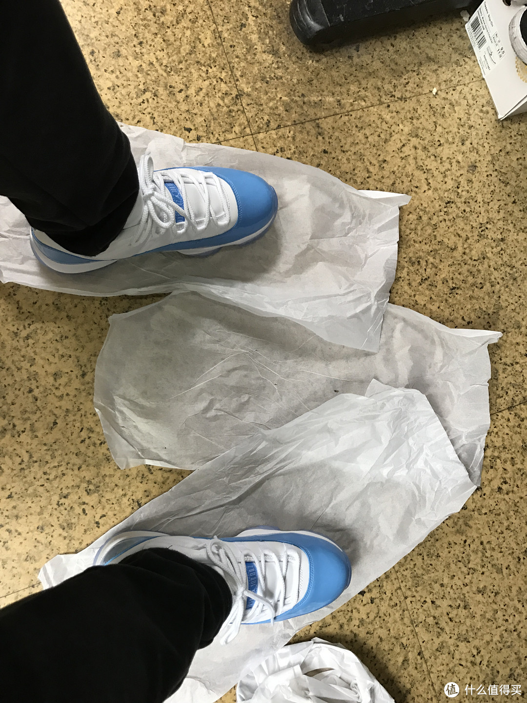 买个经典的情怀， AIR JORDAN 11 RETRO LOW 'UNIVERSITY BLUE' 晒单