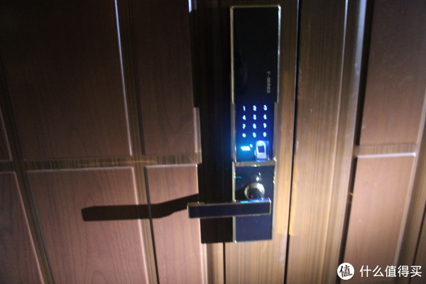 VOC指纹锁密码锁V77F,一家五口选购经历及使用体验