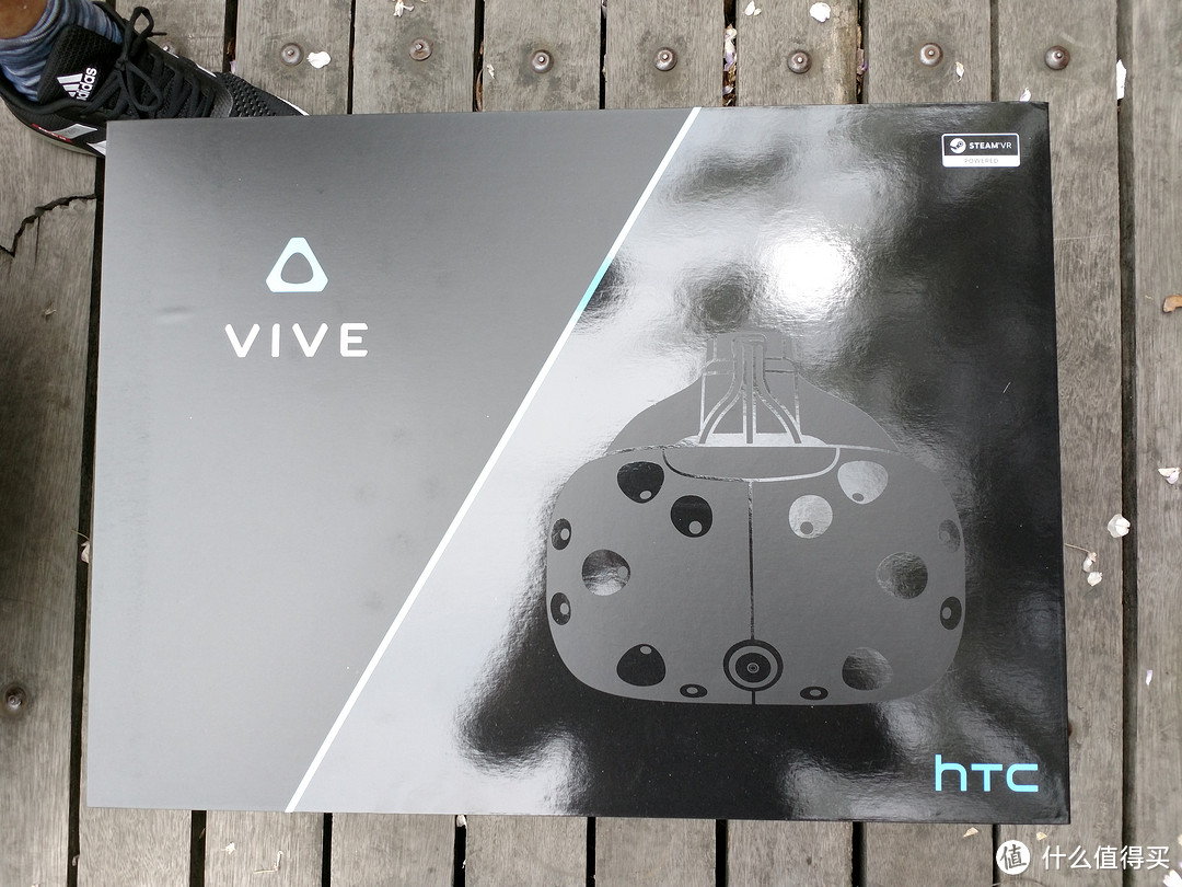 有点科幻却不完善——HTC VIVE开箱初体验