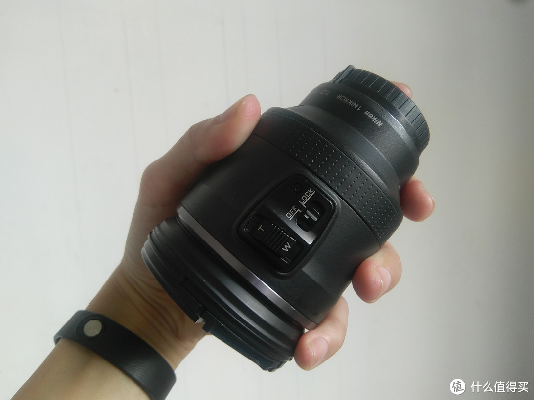 十五的月亮十六圆：Nikon 尼康 微单J5 + 10-100mm镜头 “打月亮”