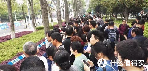 2.2万人雨中同时踏过长江大桥是怎样一种体验！是的，桥没垮！