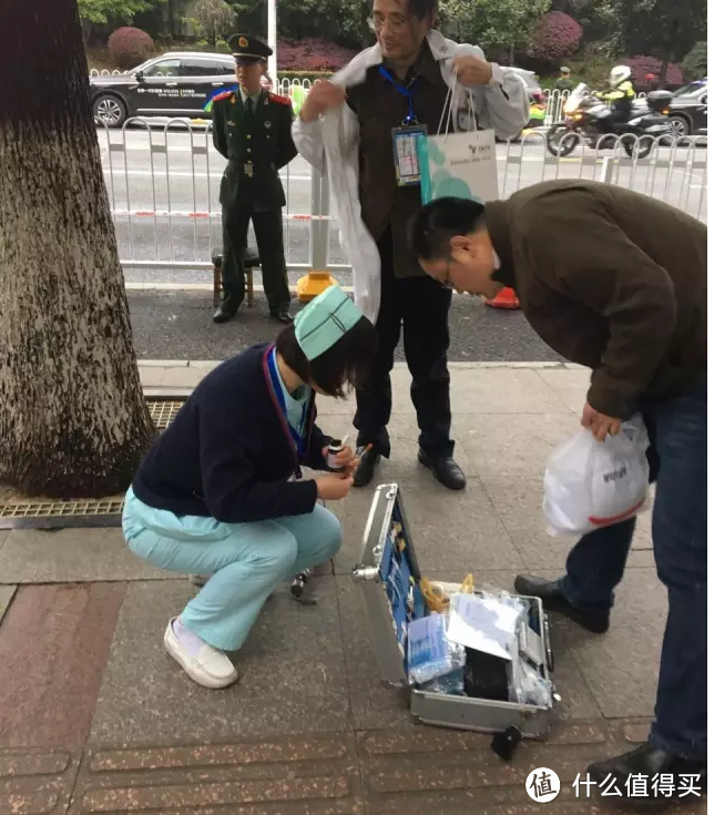 2.2万人雨中同时踏过长江大桥是怎样一种体验！是的，桥没垮！