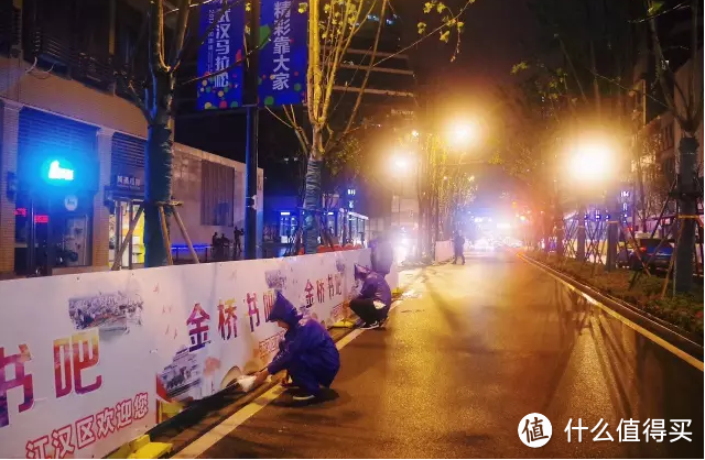 2.2万人雨中同时踏过长江大桥是怎样一种体验！是的，桥没垮！