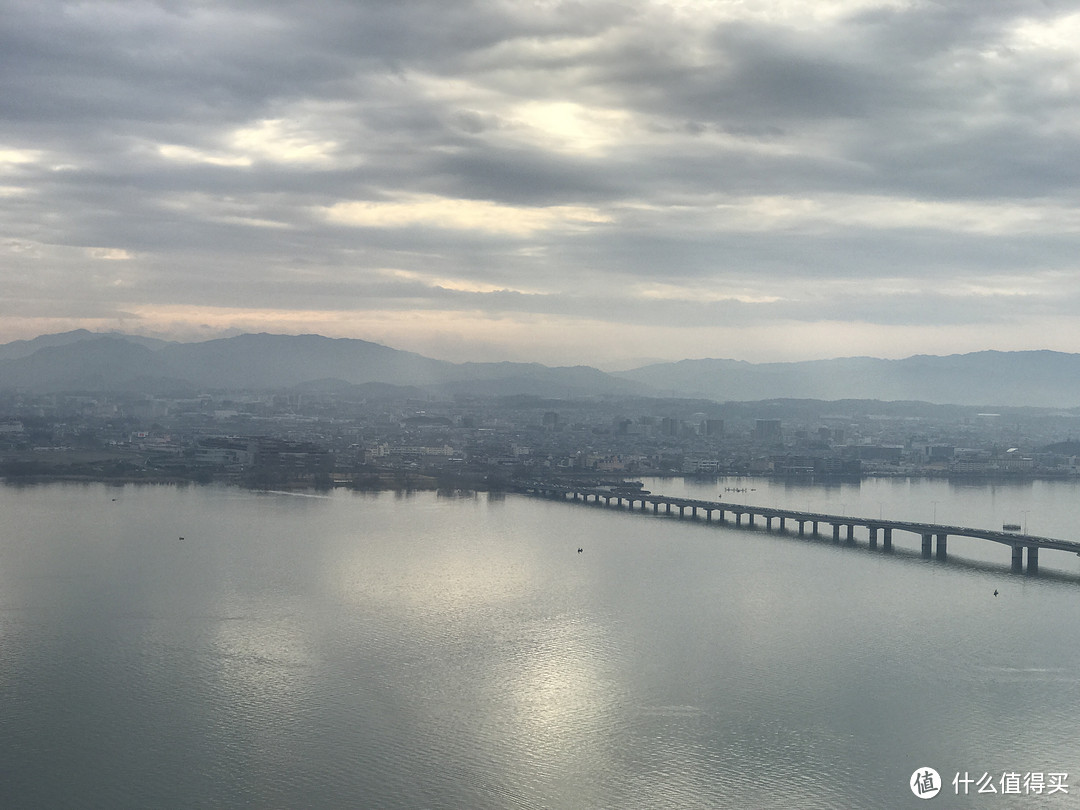 远望琵琶湖
