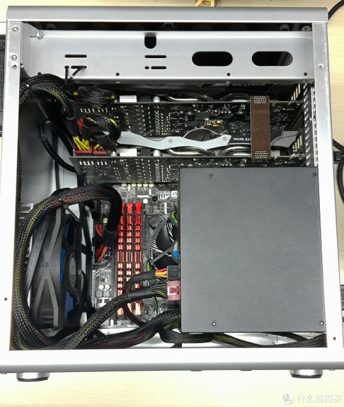 也许是最小的atx性能小钢炮——jonsbo 乔思伯 rm2 双显卡主机