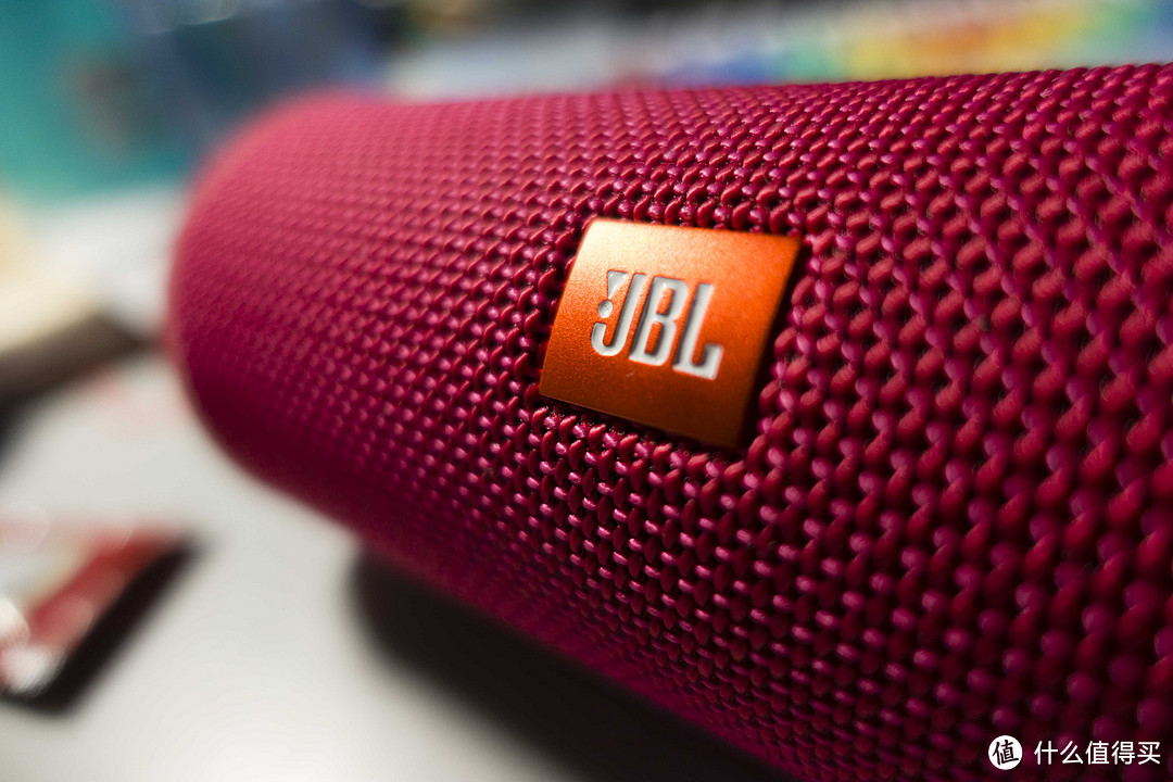 小身材大能量，音乐万花筒 JBL Flip3 便携式蓝牙音箱