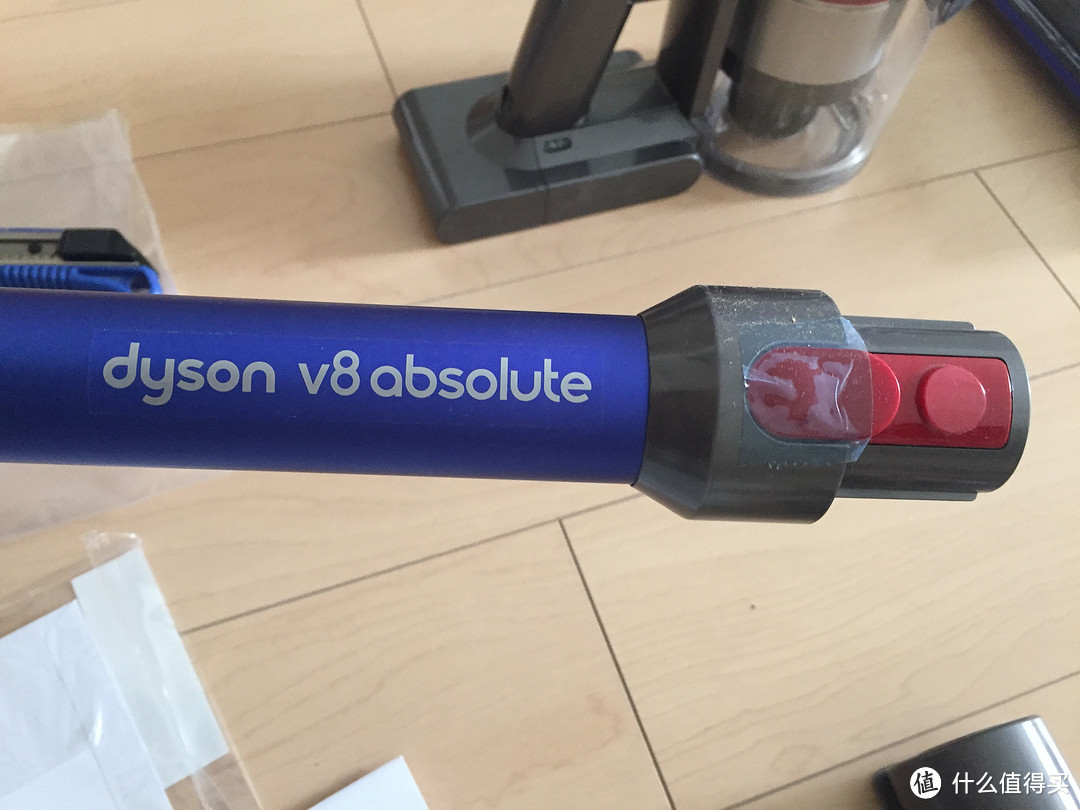 贝窝海淘体验记：dyson 戴森 V8 Absolute 手持式无线吸尘器 官翻版本无税到货 开箱