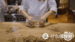 不好吃不要钱?这家拥有《舌尖》面食的店,冲着服务这草我种了