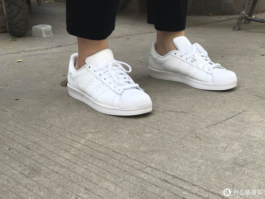 人人都爱小白鞋--Adidas 阿迪达斯 贝壳头