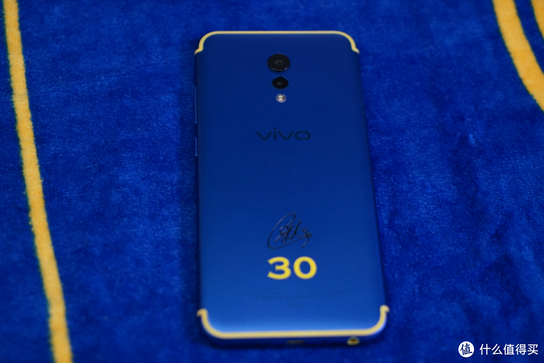 #原创新人#信仰的名义：vivo Xplay6 库里定制版 开箱