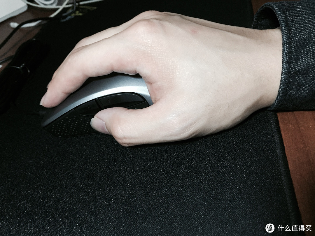 FPS玩家的选择：SteelSeries 赛睿 RIVAL 300 光学游戏鼠标 开箱