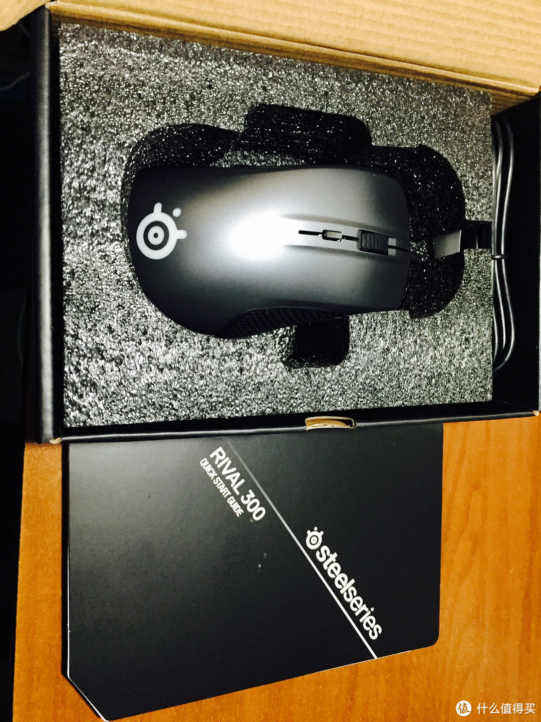 FPS玩家的选择：SteelSeries 赛睿 RIVAL 300 光学游戏鼠标 开箱