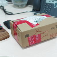 华为 荣耀8 手机外观感受(参数|手感|纹理)